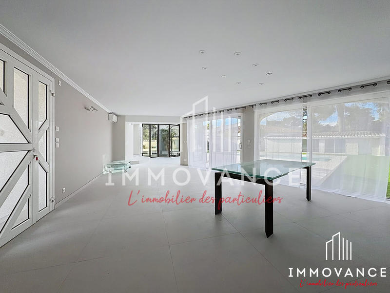 Villa - 277 m² - 6 pièces