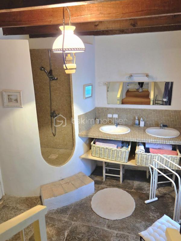 Mas - 210 m² - 10 pièces