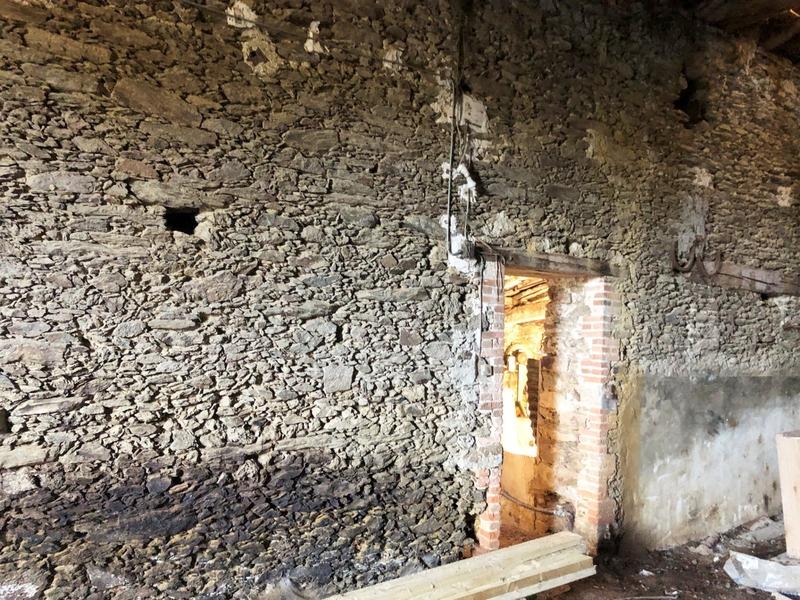 Grange - 200 m² - 2 pièces