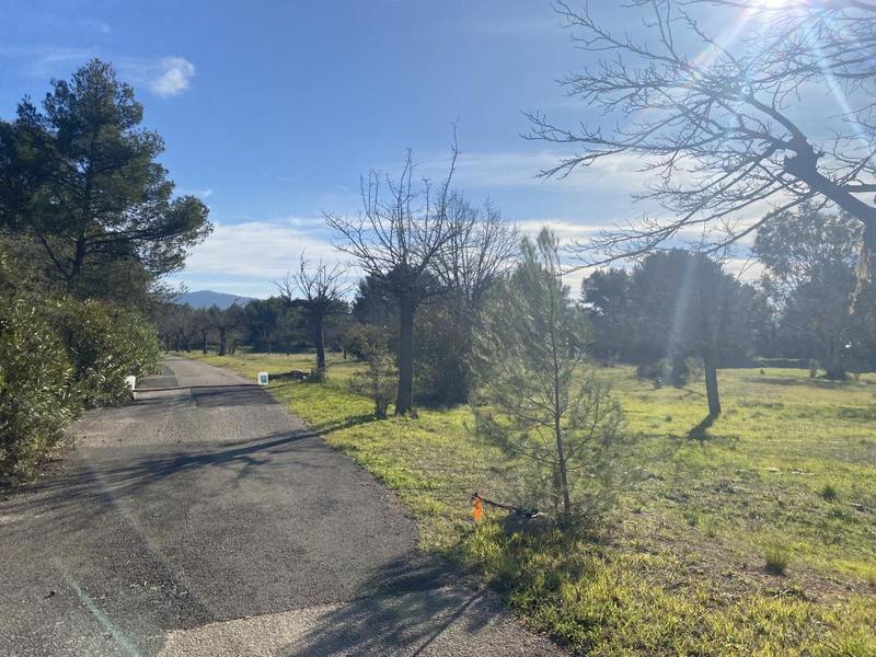 Terrain constructible - 2 000 m²