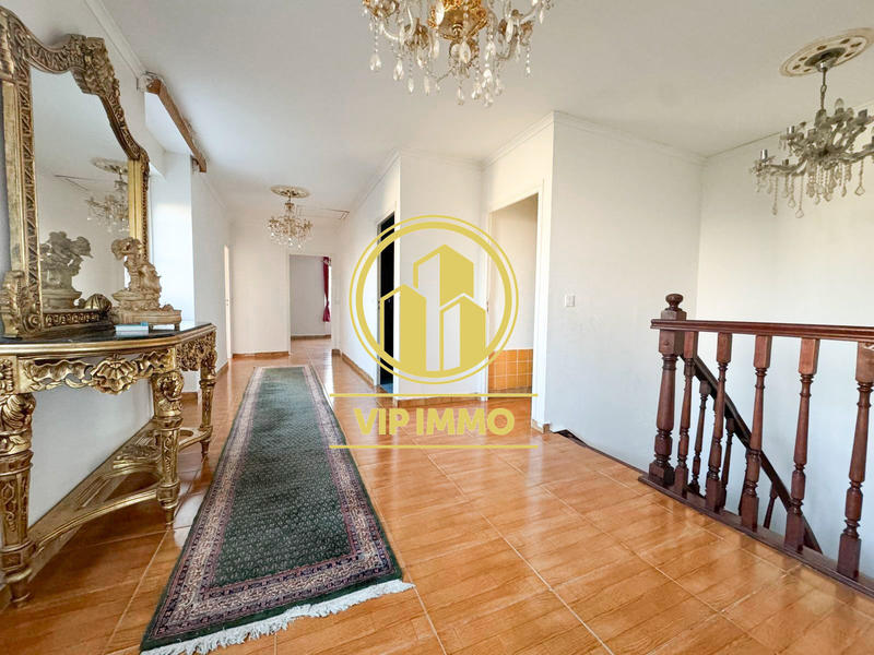 Maison - 203 m² - 5 pièces