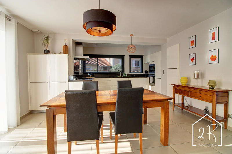 Maison - 140 m² - 5 pièces