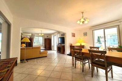 Maison - 228 m² - 7 pièces