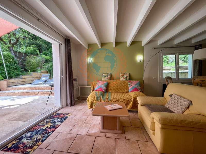 Maison - 233 m² - 10 pièces