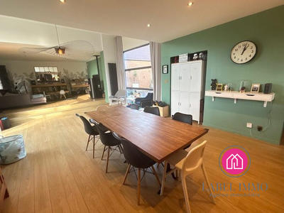 Maison - 225 m² - 8 pièces