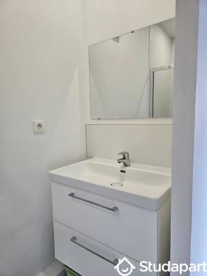Chambre - 11 m² - 1 pièce