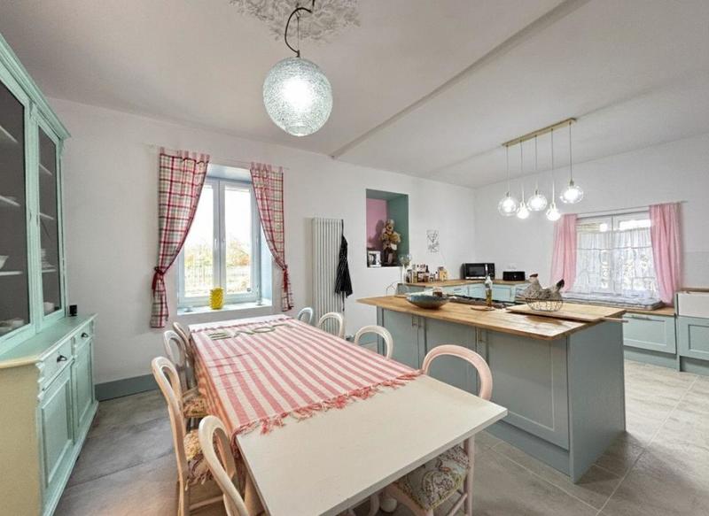 Maison - 193 m² - 8 pièces