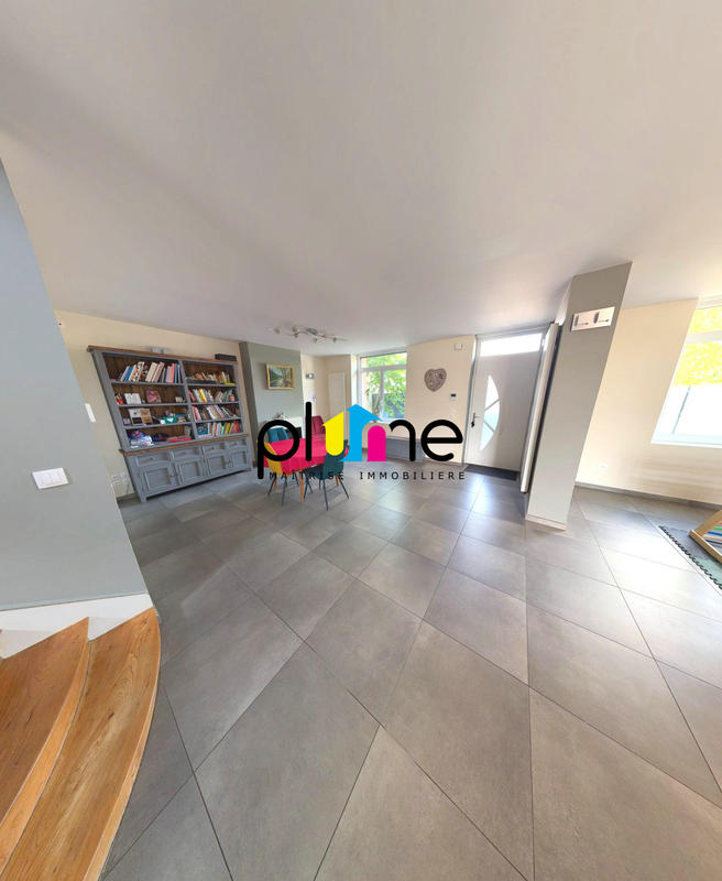 Maison contemporaine - 240 m² - 7 pièces