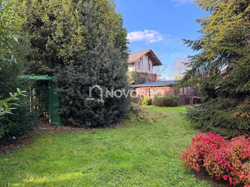 Maison - 265 m² - 10 pièces