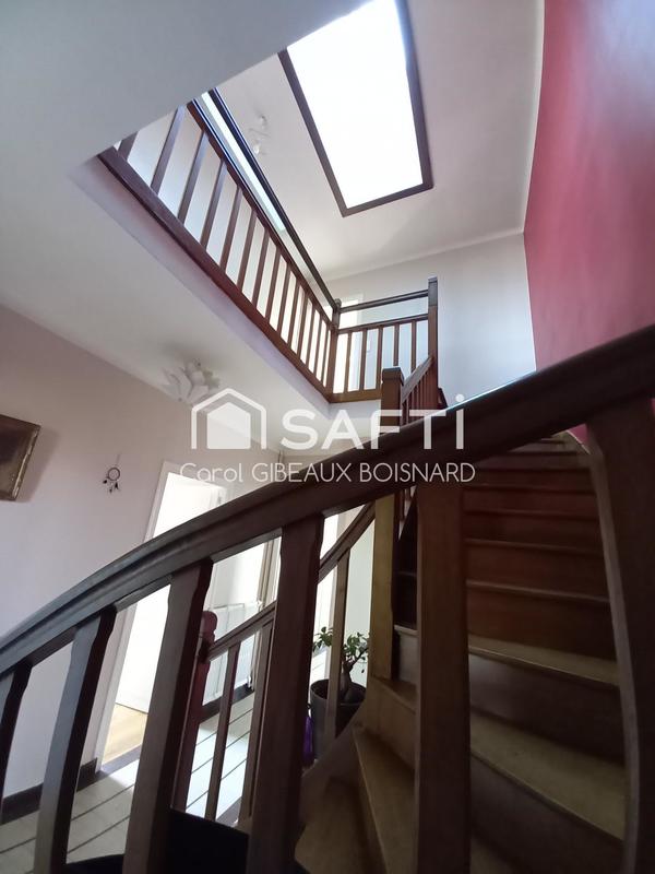 Maison - 180 m² - 8 pièces