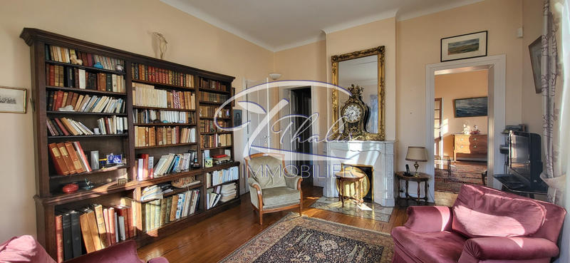 Villa - 319 m² - 12 pièces