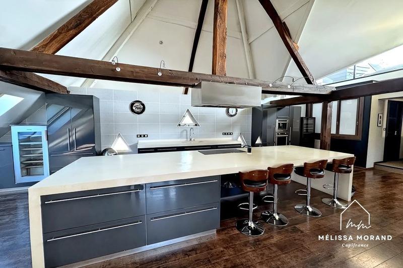 Loft - 285 m² - 5 pièces