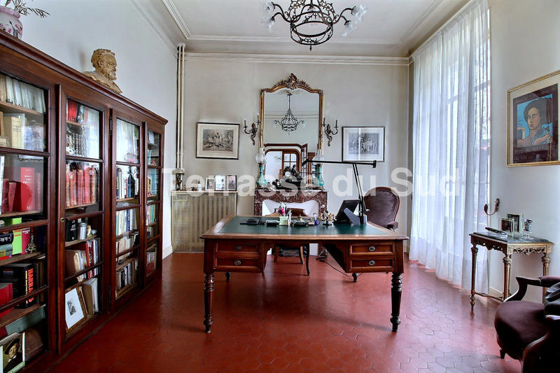 Maison - 218 m² - 7 pièces