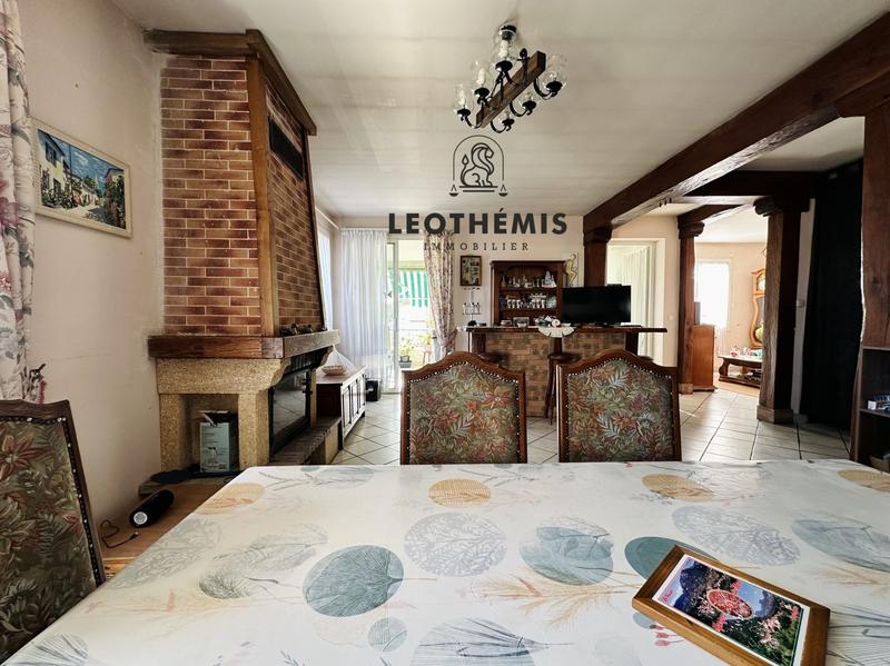 Maison traditionnelle - 185 m² - 9 pièces