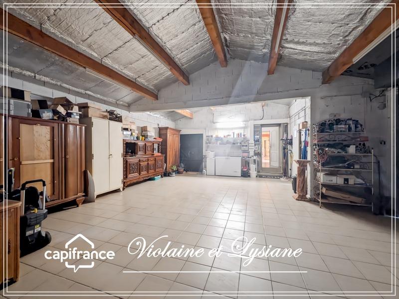 Propriété - 179 m² - 8 pièces