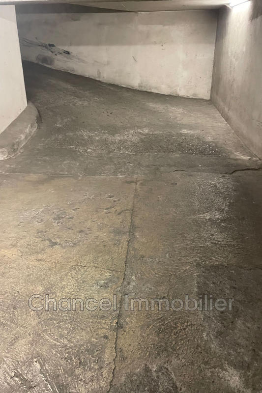 Parking / Garage - 13 m²