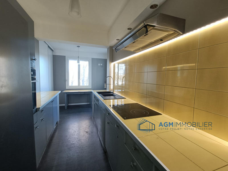 Maison - 123 m² - 7 pièces