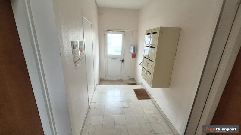 Local d'activité / Entrepôt - 54 m²