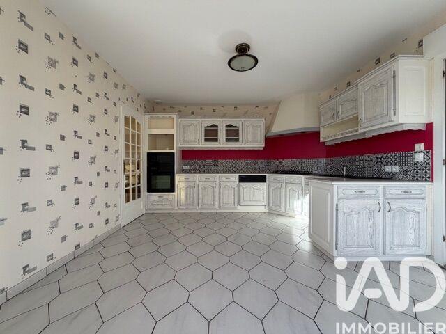 Maison - 231 m² - 8 pièces