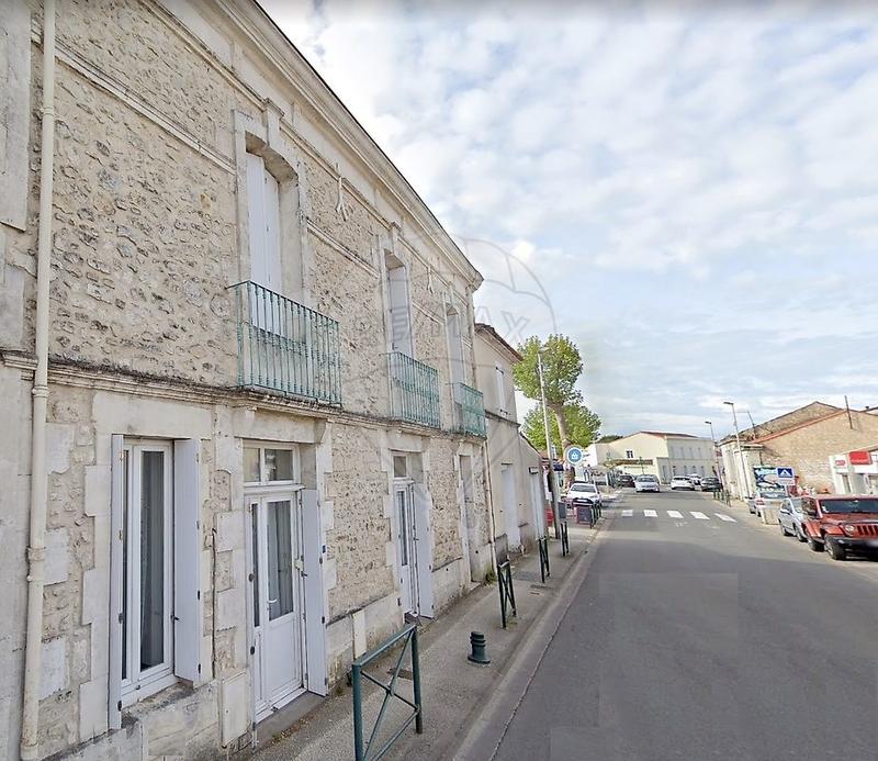 Maison - 280 m² - 8 pièces