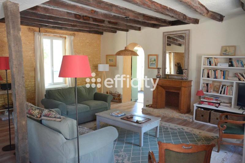 Maison - 210 m² - 7 pièces