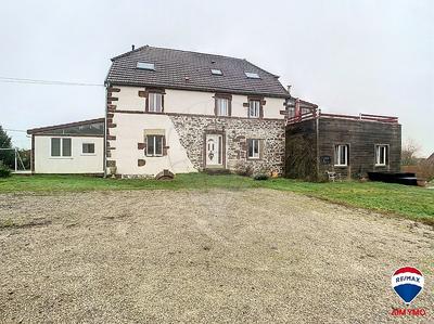 Maison - 312 m² - 12 pièces