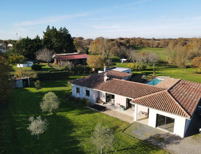 Maison de village - 161 m² - 6 pièces