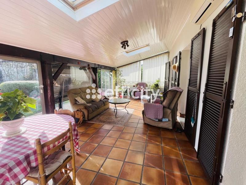 Maison traditionnelle - 122 m² - 6 pièces