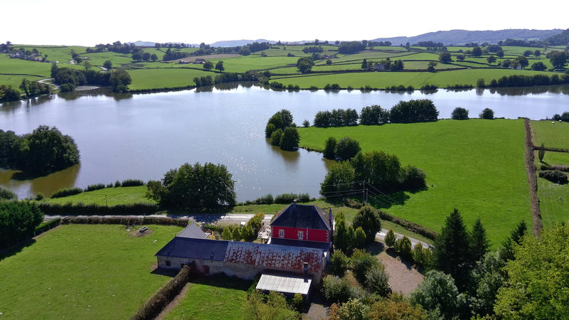 Maison - 250 m² - 8 pièces