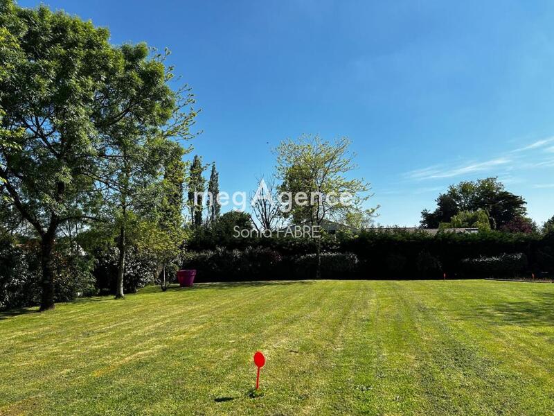 Terrain constructible - 1 218 m²