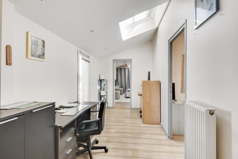 Maison - 172 m² - 9 pièces