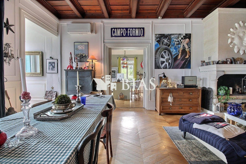 Maison - 206 m² - 10 pièces