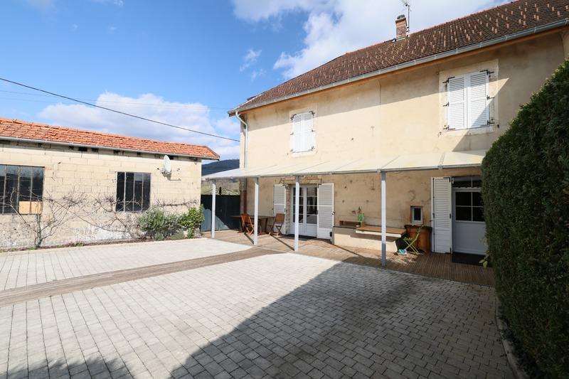 Maison de village - 180 m² - 6 pièces