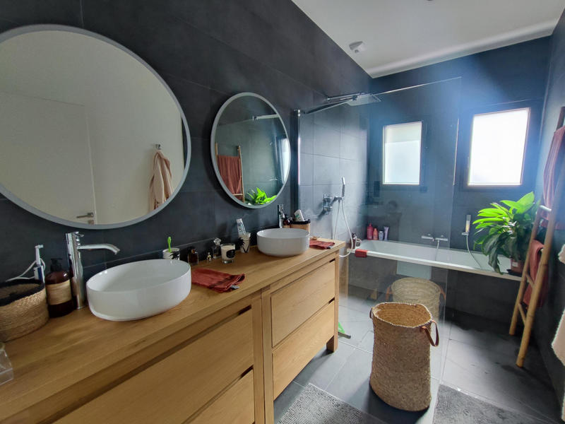 Villa - 182 m² - 6 pièces