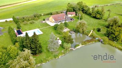 Maison - 275 m² - 8 pièces