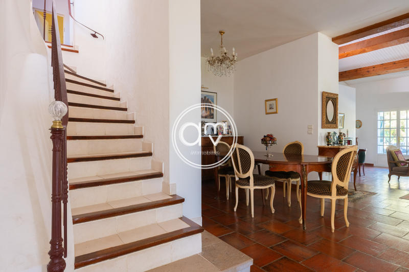 Villa - 326 m² - 11 pièces