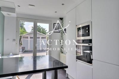 Maison - 142 m² - 8 pièces