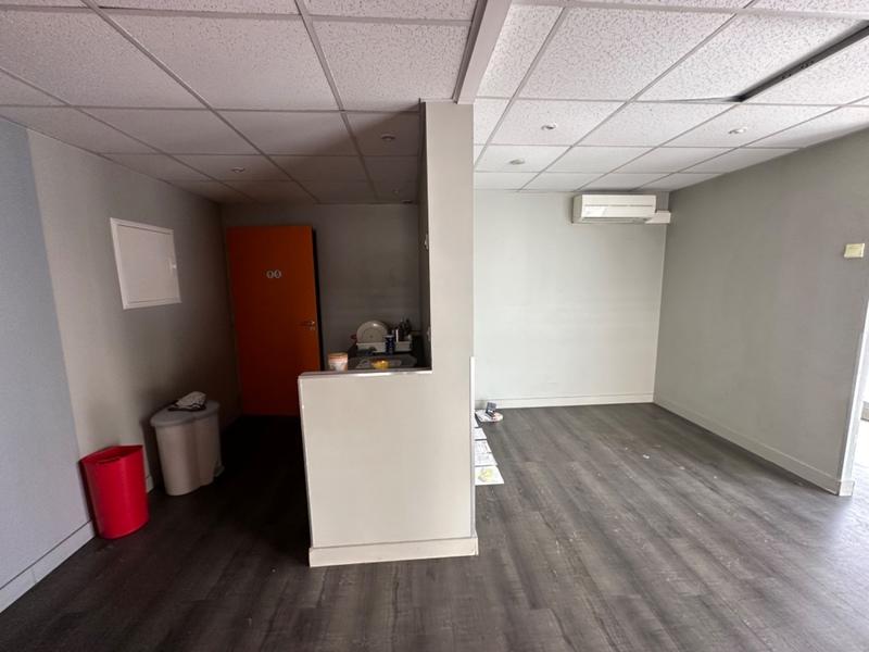 Local commercial - 70 m² - 4 pièces