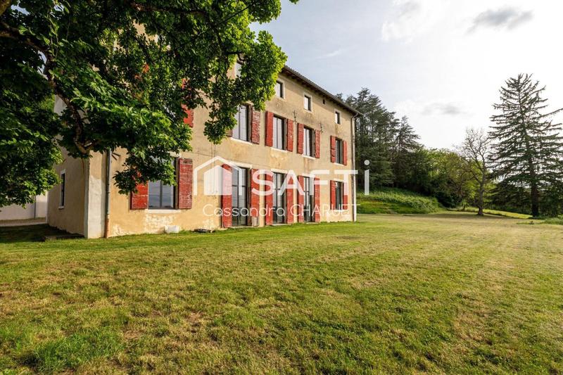 Maison - 300 m² - 8 pièces