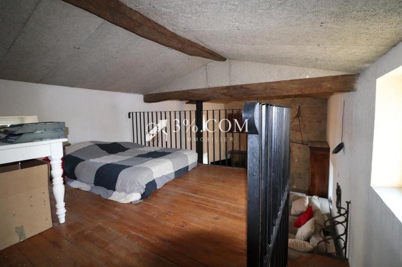 Propriété - 256 m² - 9 pièces