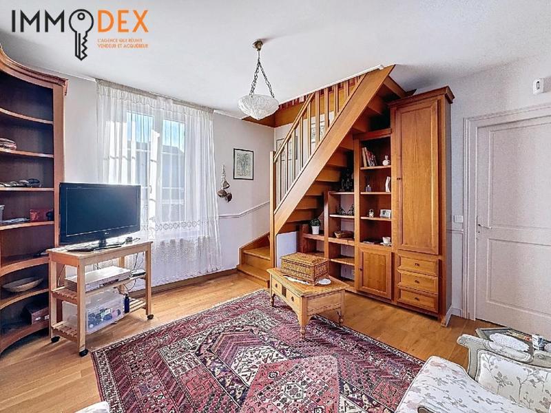 Maison - 226 m² - 7 pièces