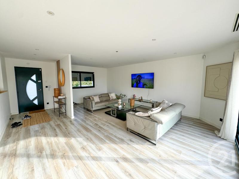 Maison - 304 m² - 7 pièces