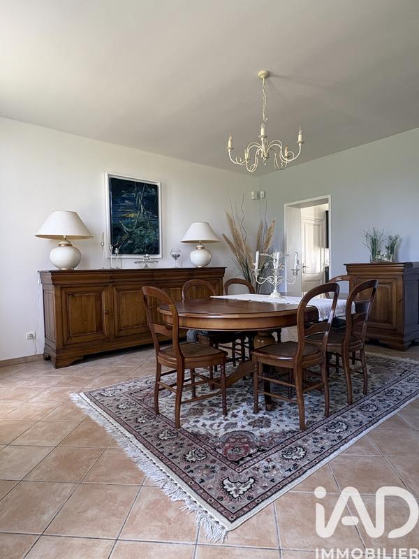 Maison - 228 m² - 11 pièces