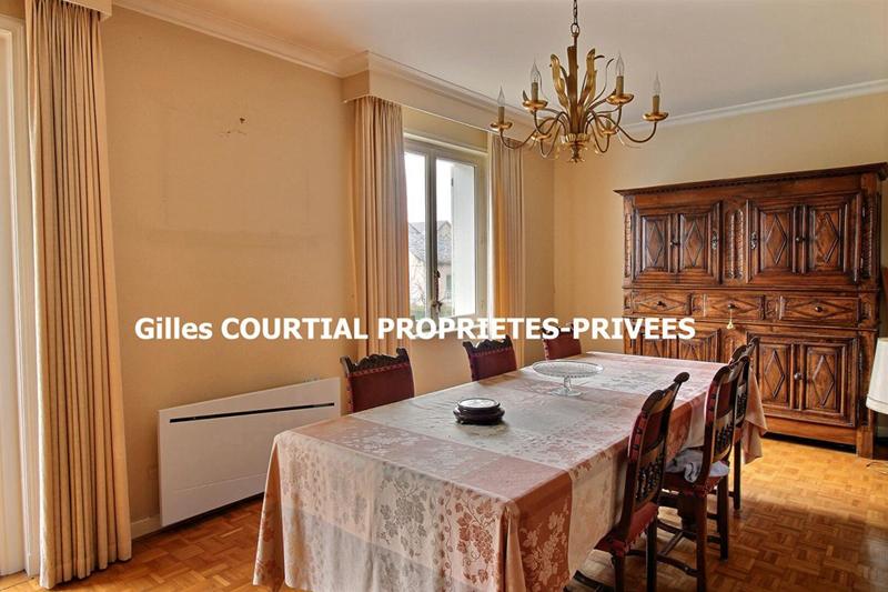 Maison - 302 m² - 12 pièces