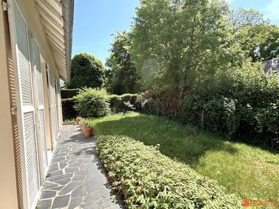 Maison - 187 m² - 8 pièces