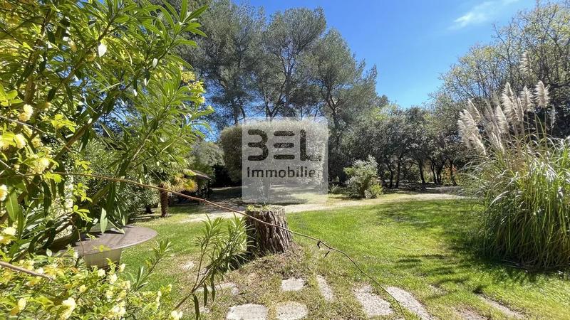 Propriété - 193 m² - 5 pièces