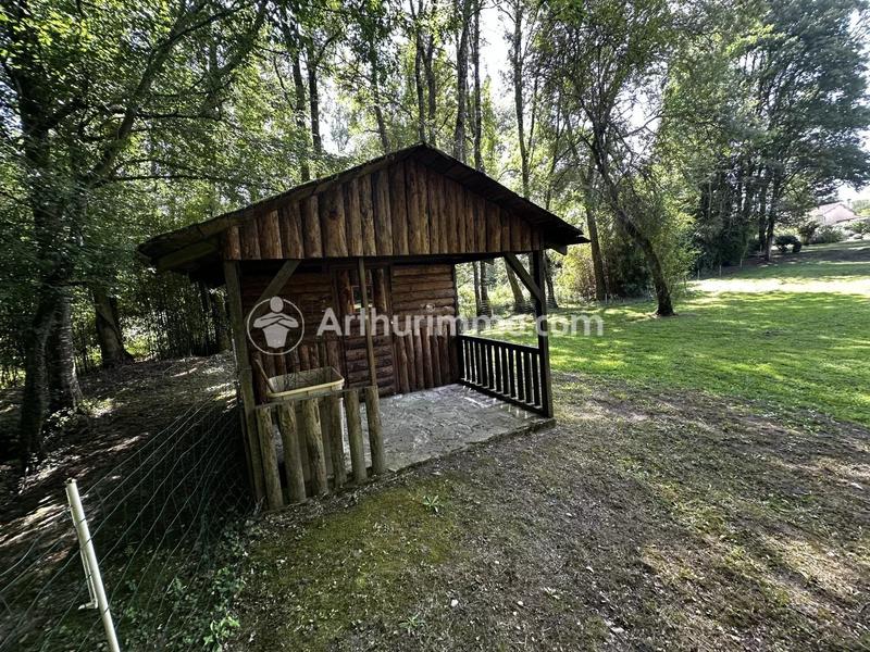 Maison - 210 m² - 6 pièces