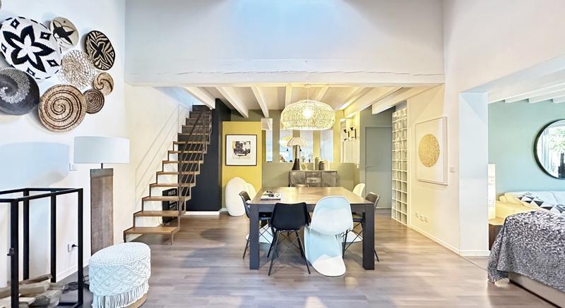 Villa - 222 m² - 10 pièces