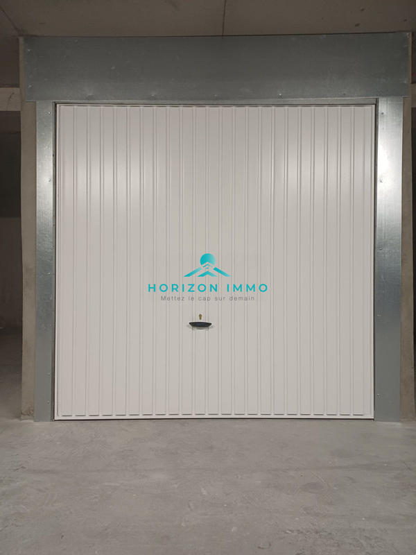 Parking / Garage - 12 m²