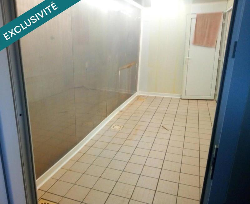 Local commercial - 63 000 m² - 2 pièces